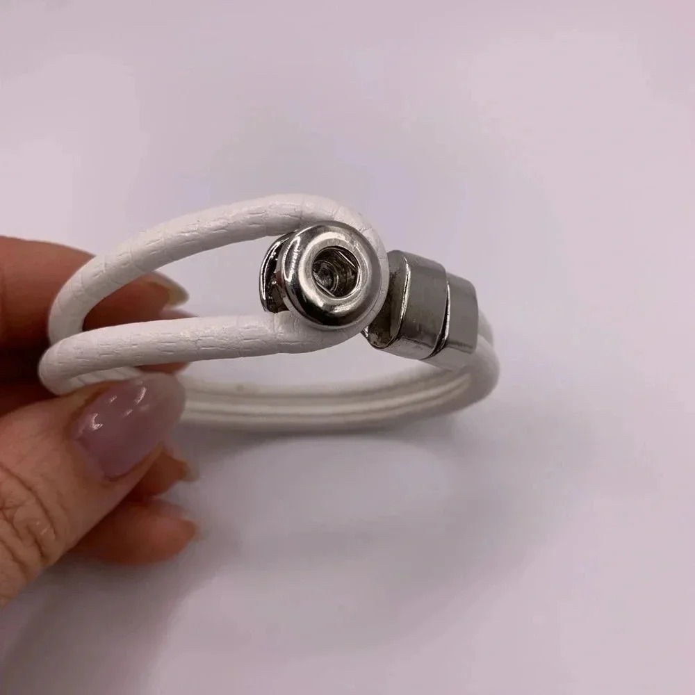 White leather button  bracelet - Picture 2 of 4